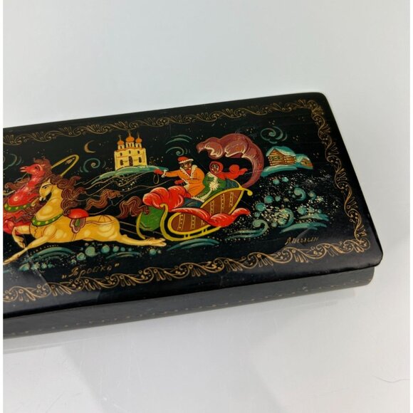 Russian Black Lacquer Hand Painted Artist Signed Trinket Box Hinged Sled Horse - Picture 4 of 16